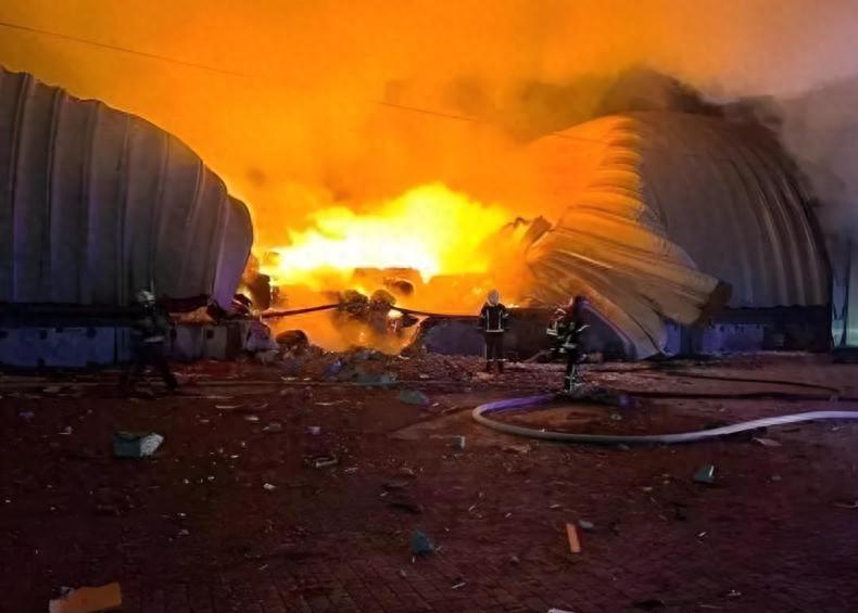 乌克兰危险了！俄罗斯大概率会使用核武器解决乌克兰，因为不用核武不行了，核武的底