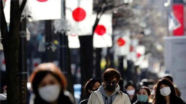 日媒报道中国五一假期，有人定好的航班却被取消。五一假期本是出行高峰，不少人提前