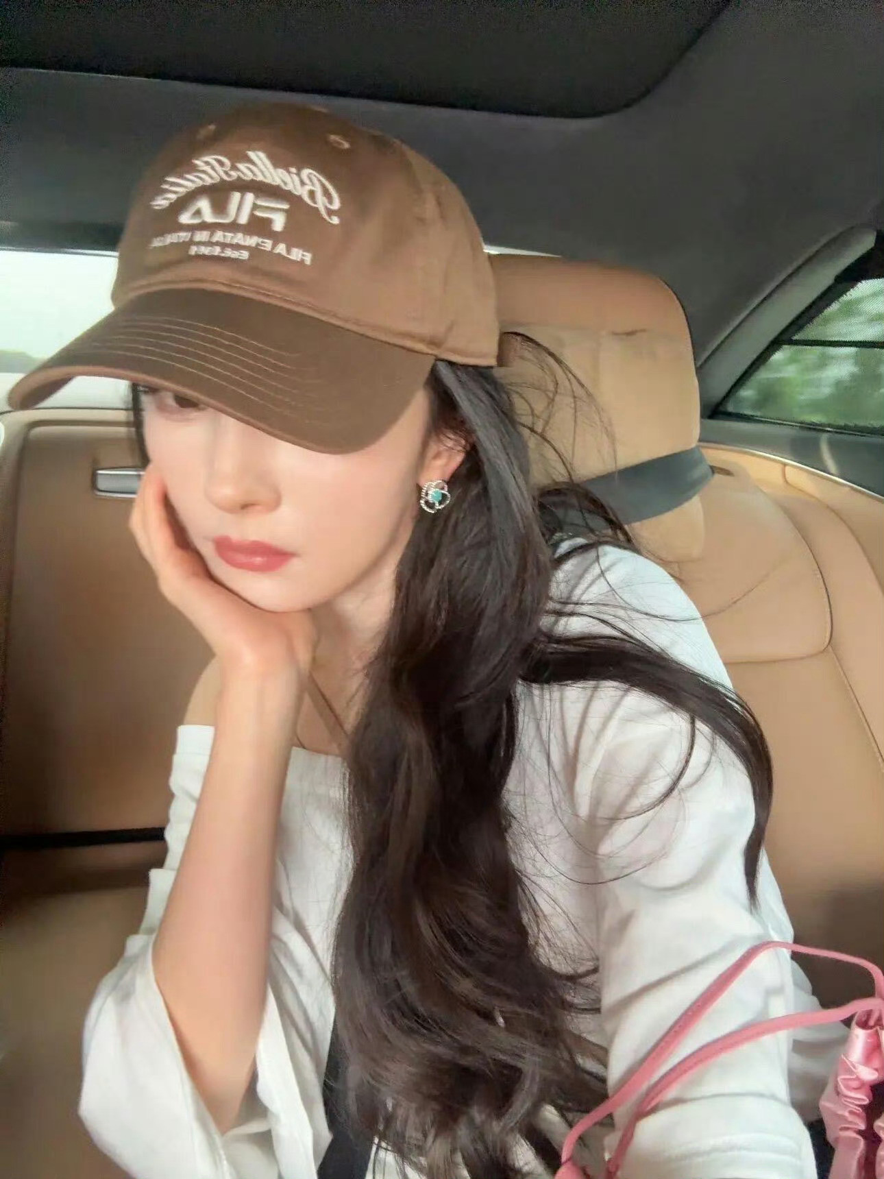 杨幂自拍照的女神姐姐！内娱明星眼里的杨幂杨幂