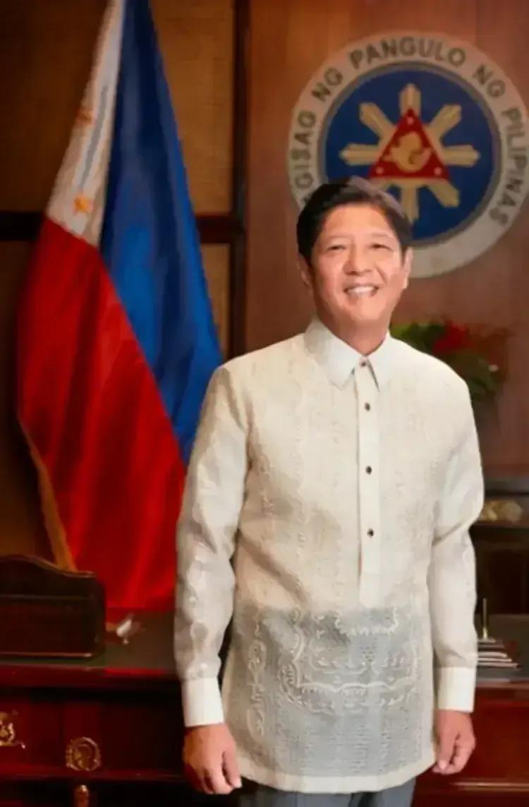 美国国务院吊销了小马科斯表弟马丁·罗穆尔德斯的全部签证，美国有点落井下石了，菲律