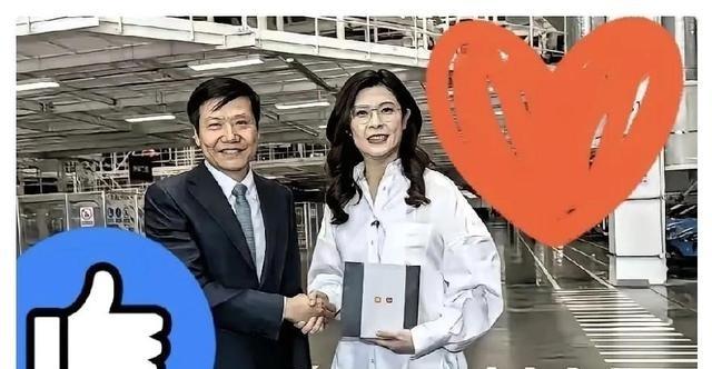 郑丽文去小米转了一圈，雷军顺手送了部新手机。本来挺正常的商务礼节，结果她随口来了