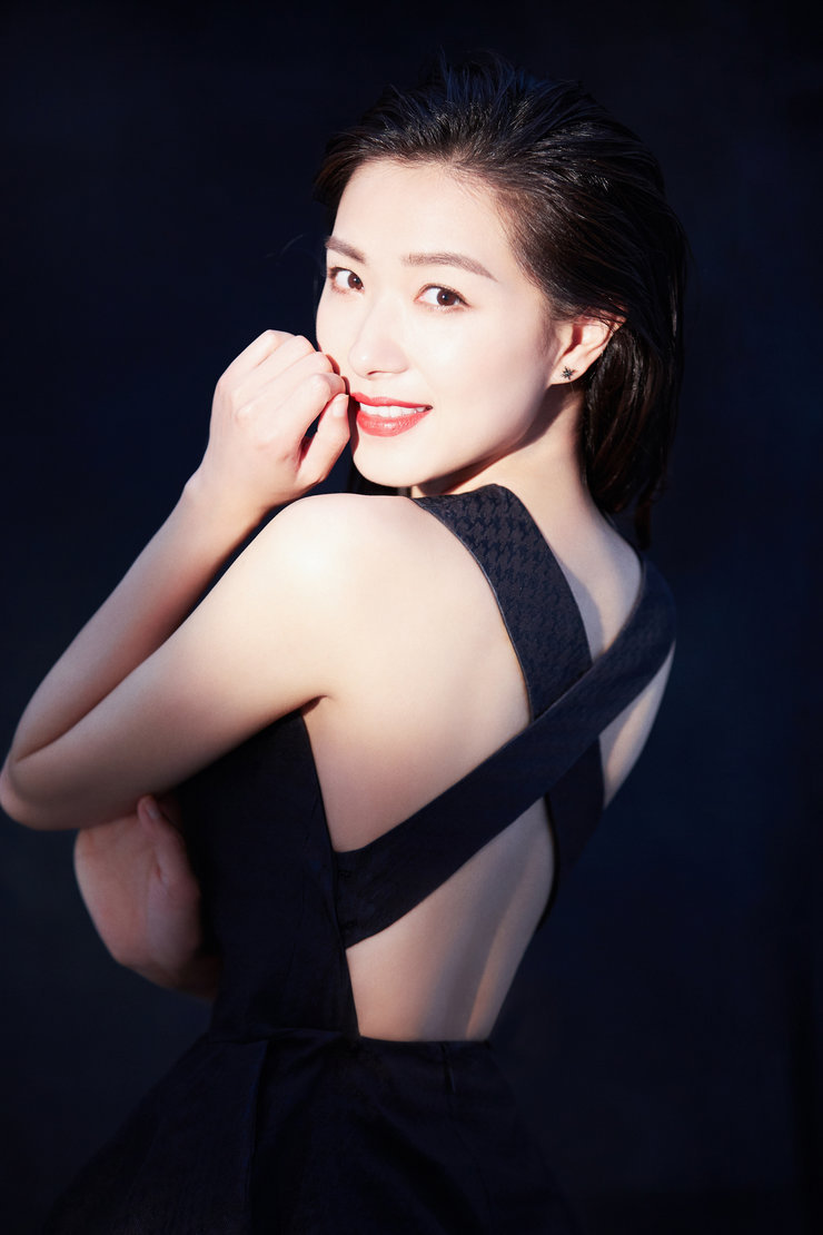 万茜美背妆造美图集​​​