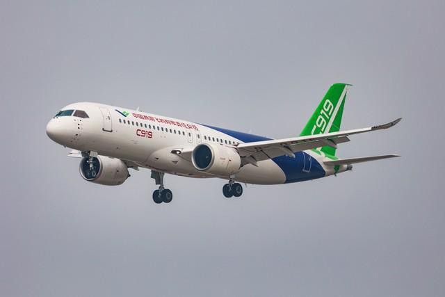 外媒：美国取消C919零部件出口许可，报复中国稀土卡脖子，C919发动机或断供