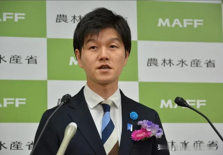 2月13日，扣押中国渔船后，日本仍然很嚣张。2月13日，日本农林水产大臣铃