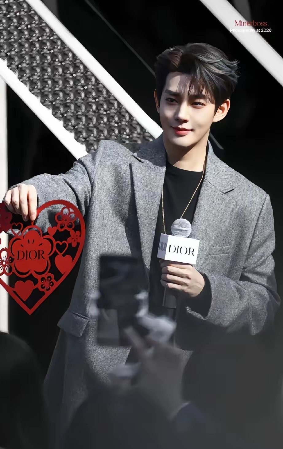 有个点我搞不懂就是邓为，明明有颜值有演技，为啥一直不火呢？他长相精致又有辨识度，