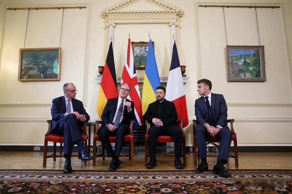 泽连斯基究竟有啥魅力呢？每次去欧洲都是众星捧月般的接待，要钱给钱，要物