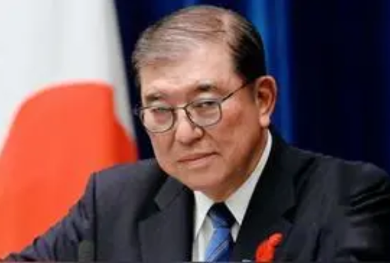 日本又按捺不搞事情了了，2架F-15径直扑向钓鱼岛，妄图阻拦中方舰载直升机，结果