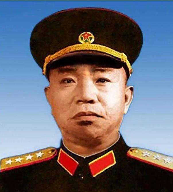 1971年，开国大将王树声到部队看望女儿，不料被警卫兵拦下：“请您排队等候，领表