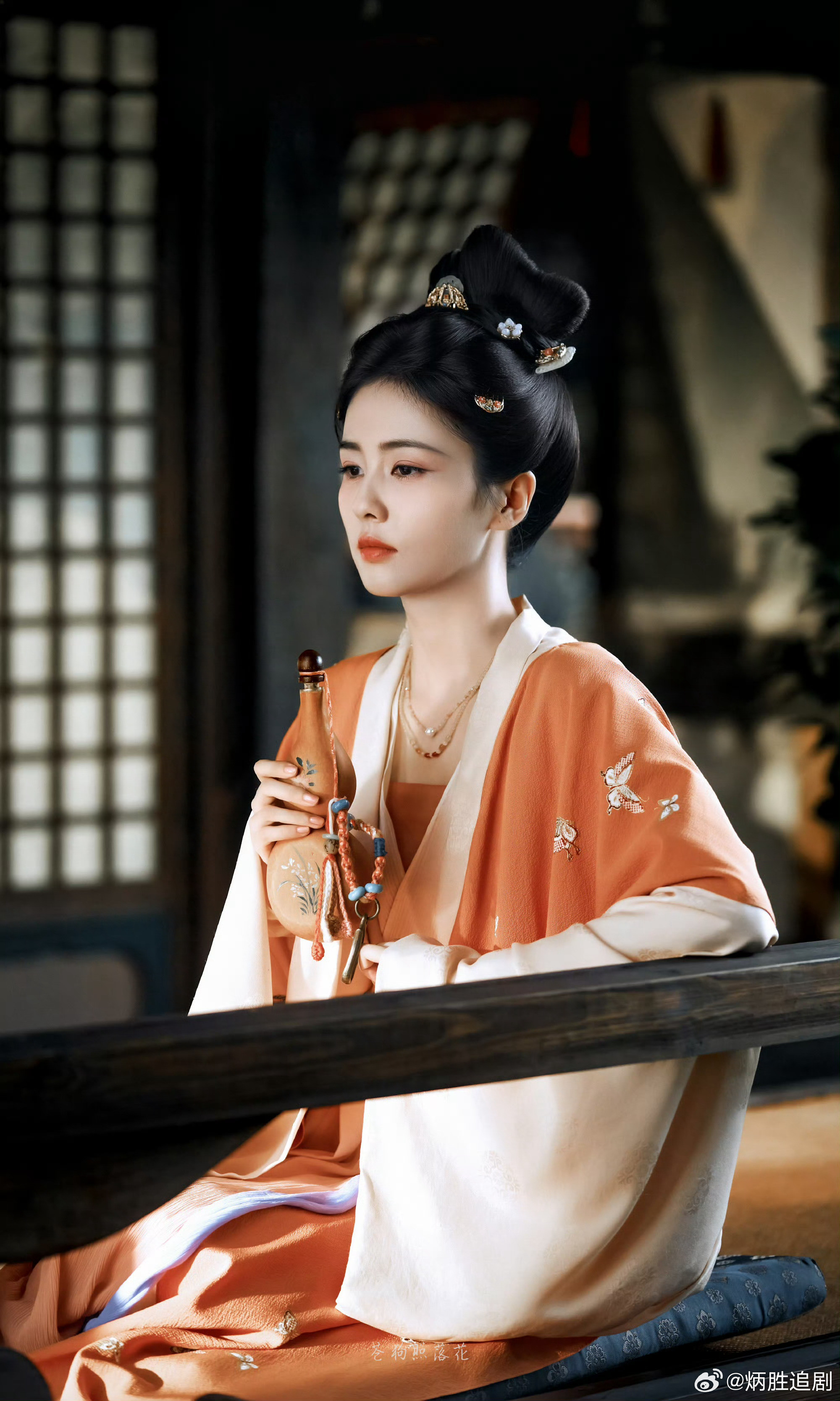 莫离莫离花式二创大赛感觉白鹿的演技表演越来越细腻了！真棒！她饰演的莫离很立体，顺