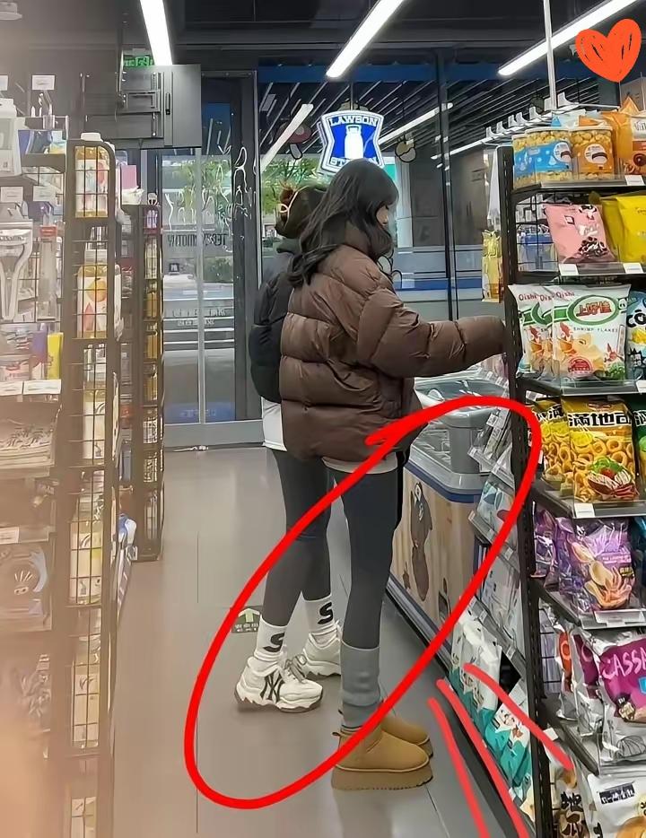 突然发现现在人的审美观变天了！感觉现在的穿搭潮流我是真的看不懂了啊！