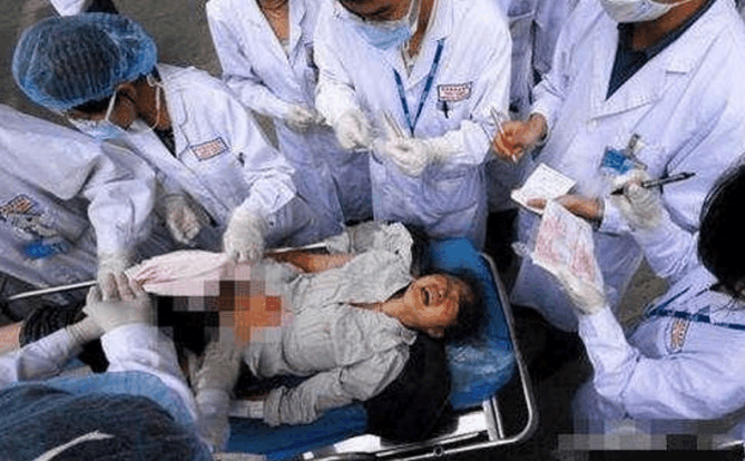 因为怀的是女儿, 孕妇怀孕期间被各种折腾, 生下夭折男婴后婆婆后悔不已