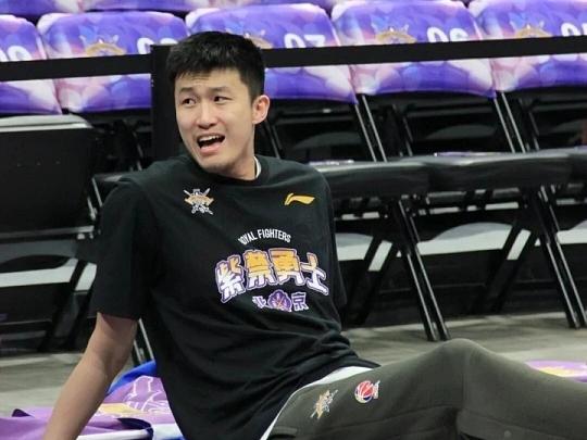 CBA签约消息：据知名篮球自媒体人球圈赵探长报道，北控男篮球员孟子凯接近转会加盟