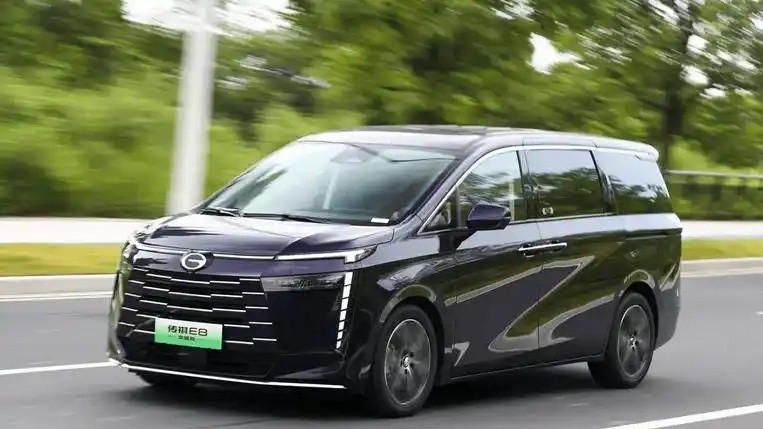 解析广汽传祺E8+: 7座MPV, 续航1200km, 配冰箱彩电, 真香