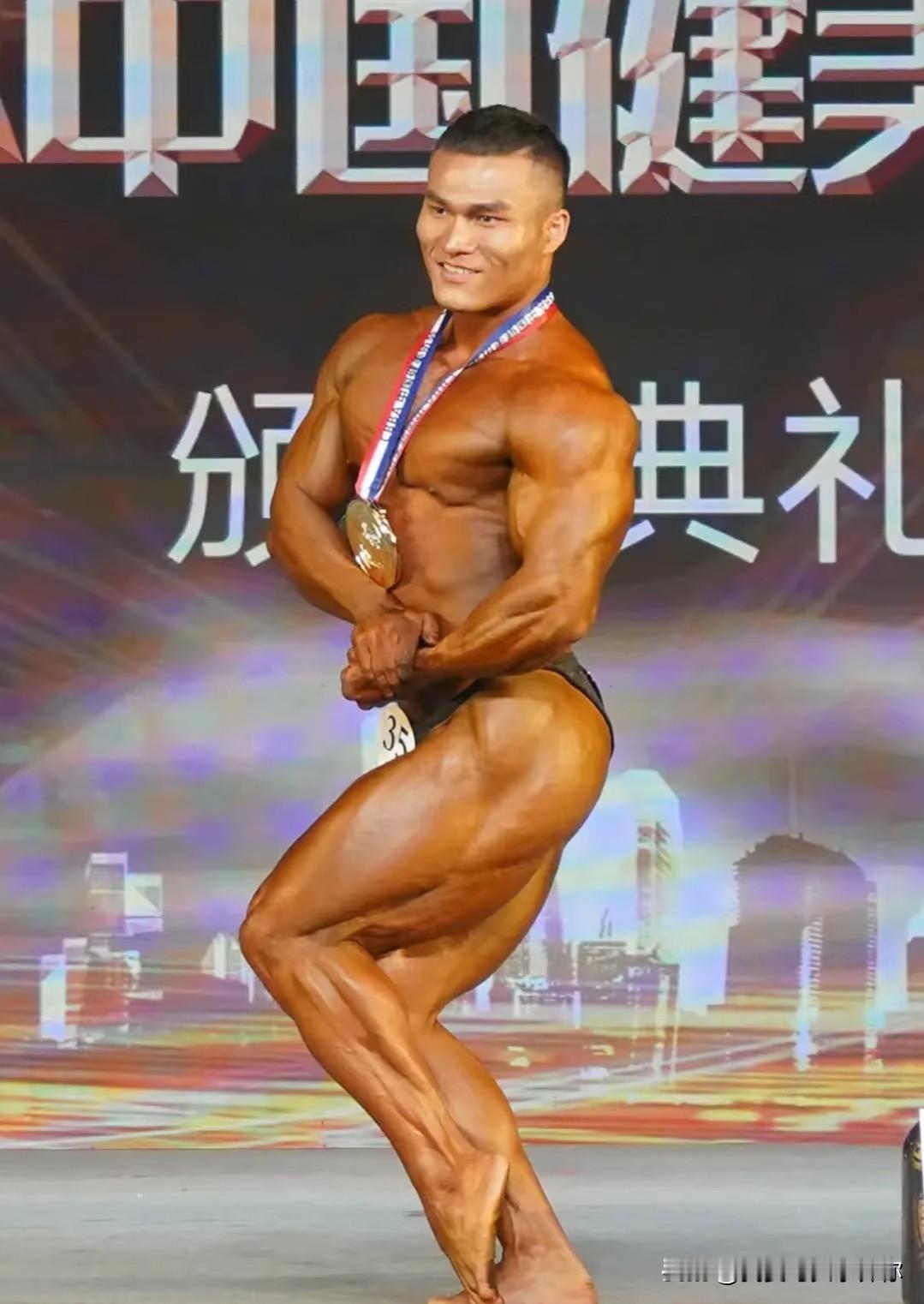 我那个做医生的朋友看了健美冠军王昆去世的新闻后，他反复叮嘱了我这几个注意事项：