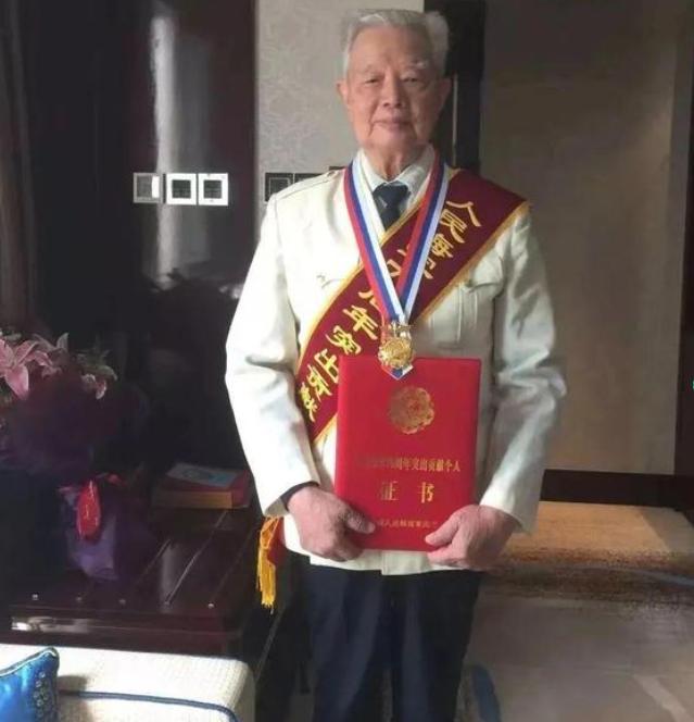 金一南教授曾说：“多亏了当年陈伟文将军没有怂，果断还击，打沉了越南3艘军舰，才有