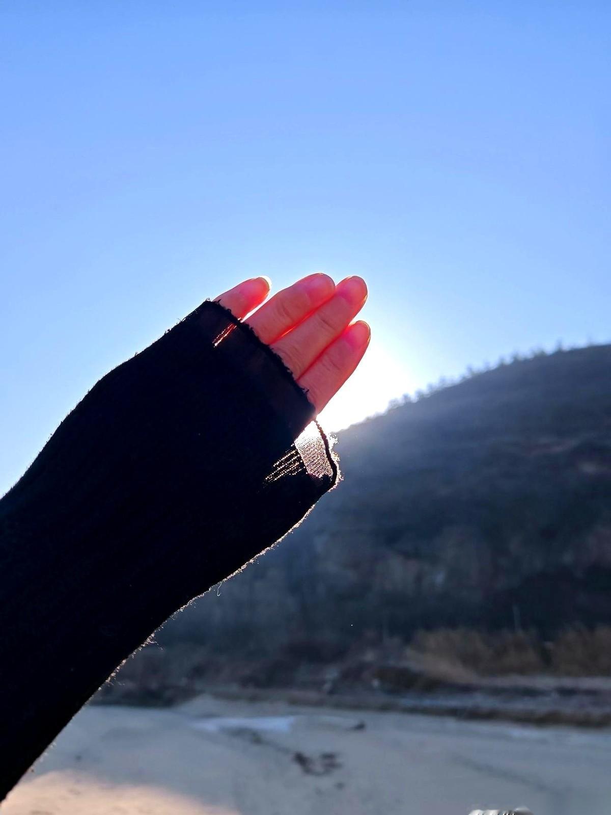 五十岁，大姨妈说走就走那天，我躺在床上一宿没睡。不是伤感，也不是害怕。就是突