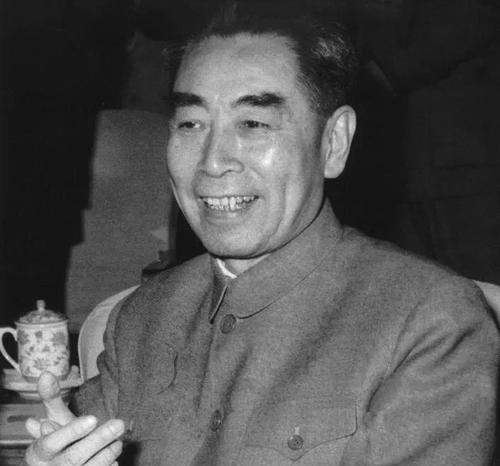 跟你说个事儿，当年送别周总理，八宝山那帮见惯了生死的火化工，直接撂挑子了。