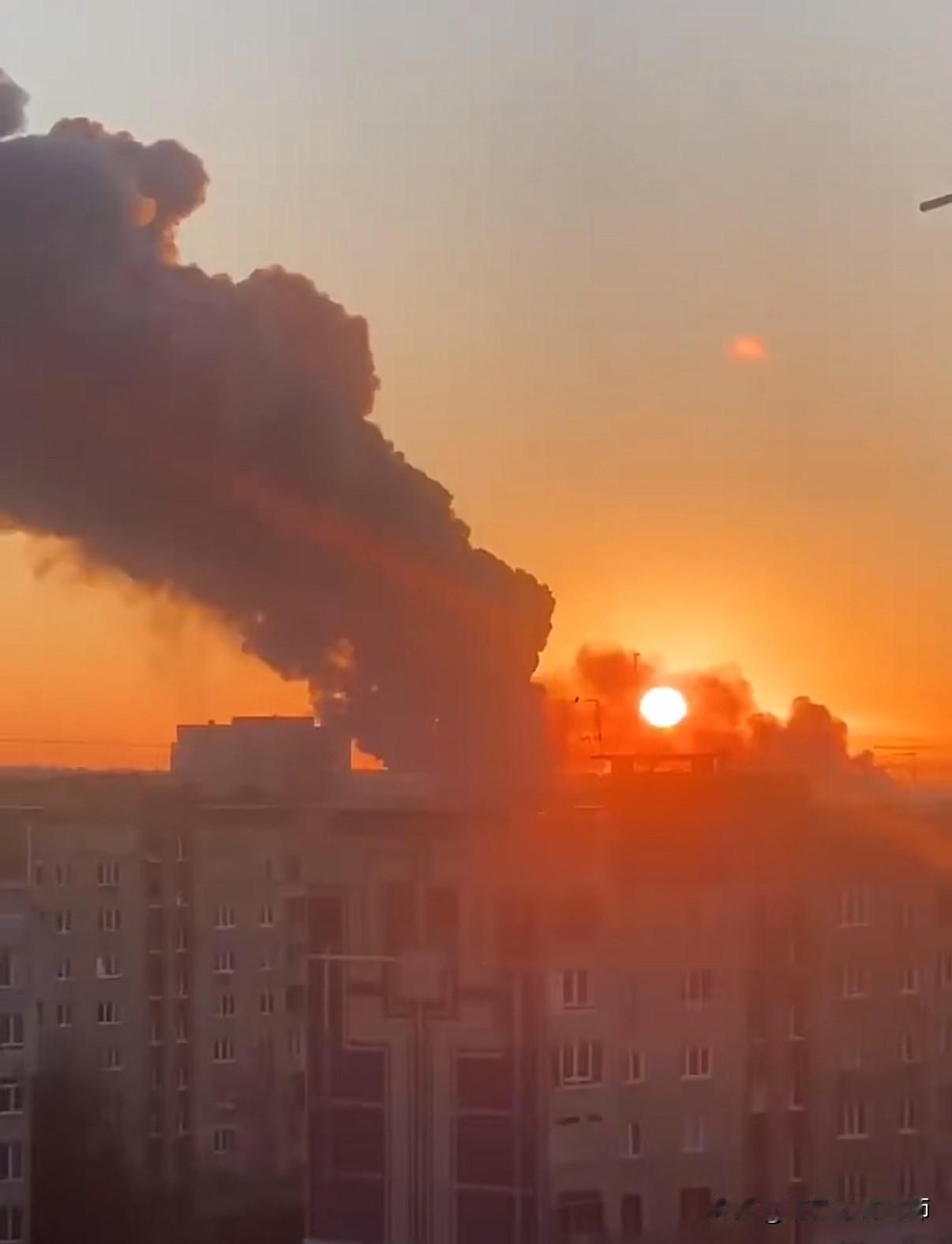 俄军重创欧美导弹仓库，9枚X101轰炸捷尔诺波尔！俄军X101巡航捷尔诺波尔乌克