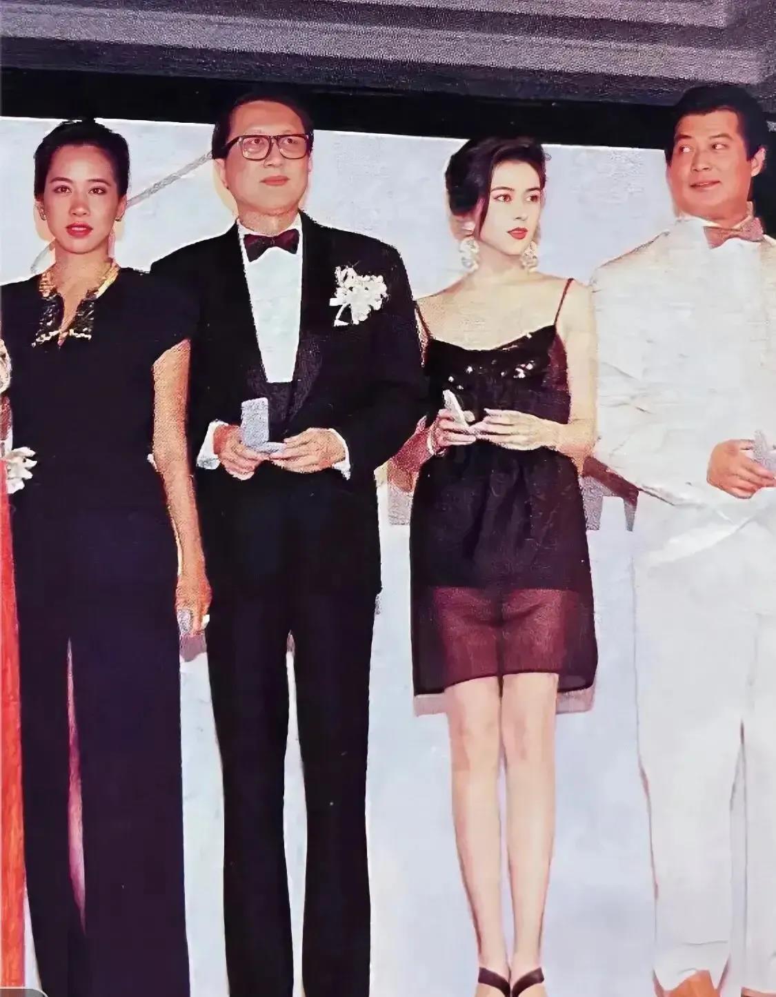 关之琳和朱玲玲的一张同框照