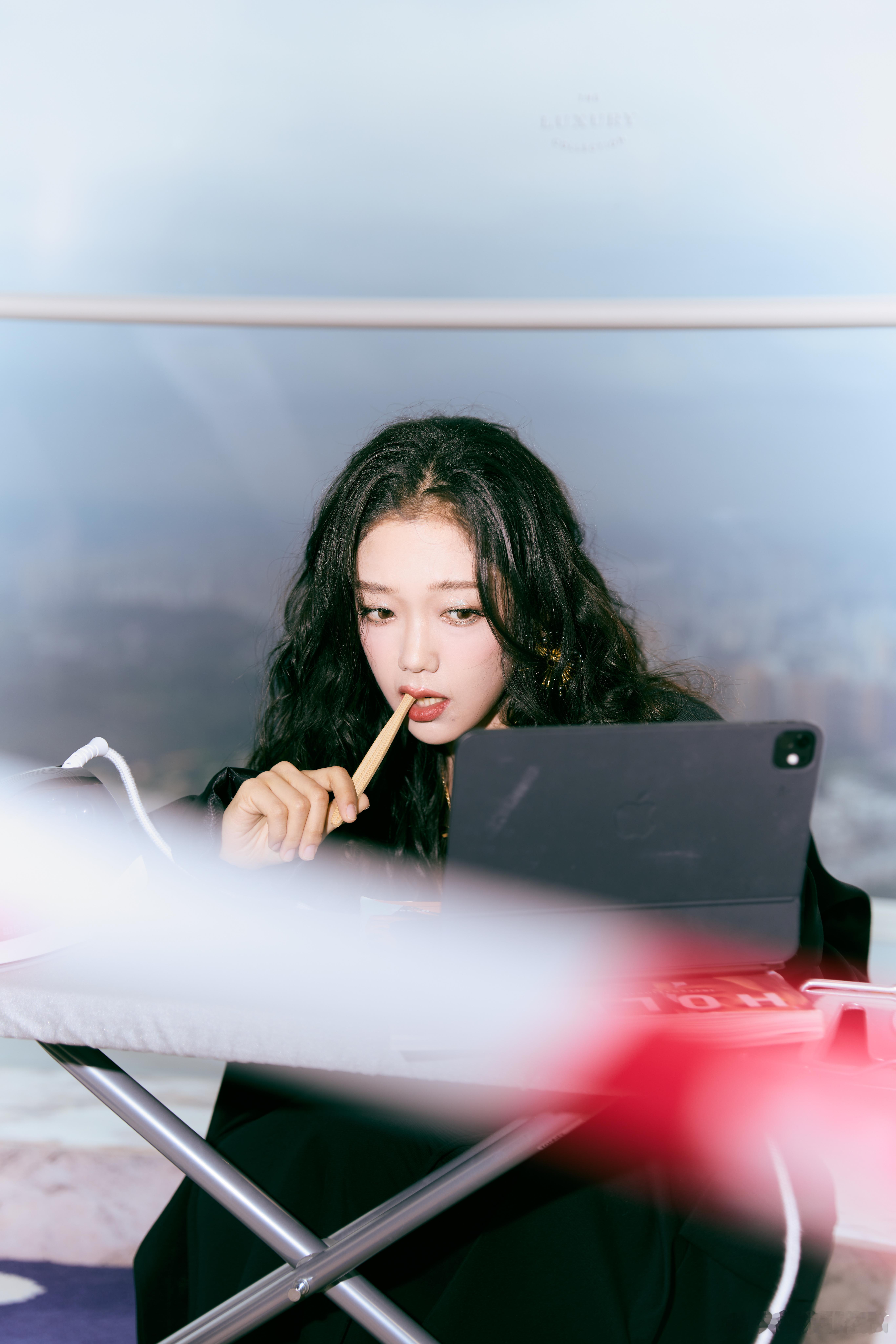 希林娜依高在复制粘贴的时代，你是手写的诗[玫瑰]​​​