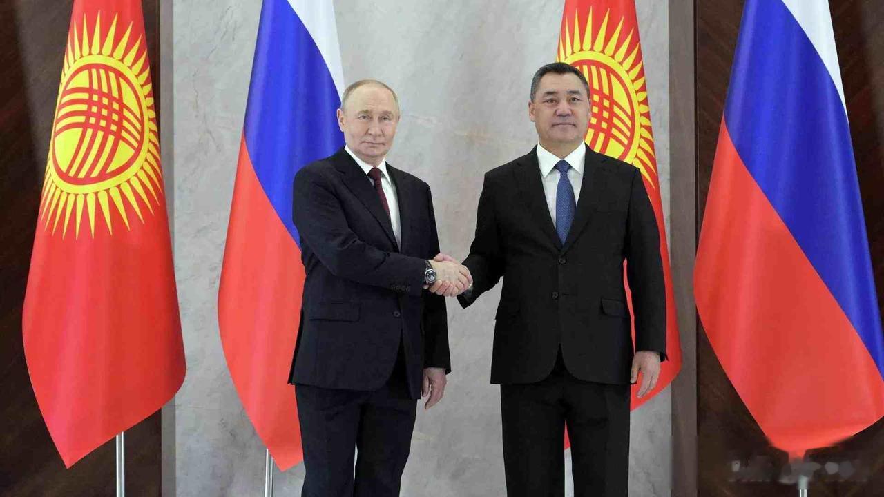 日本苦心经营33年，普京亲自出马破局：日本右翼反应不出中国所料最近东京动了真格