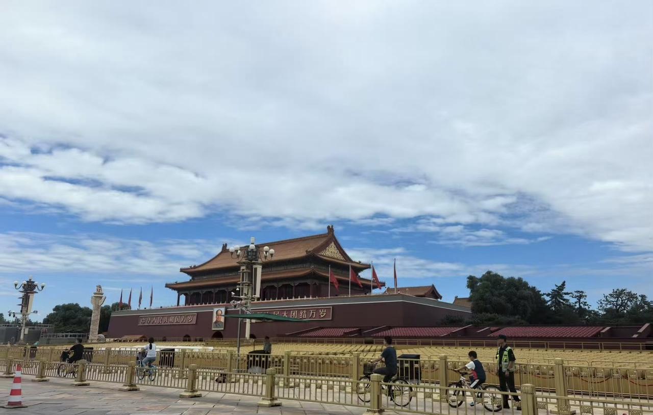 天安门座椅都摆好了，期待啦！