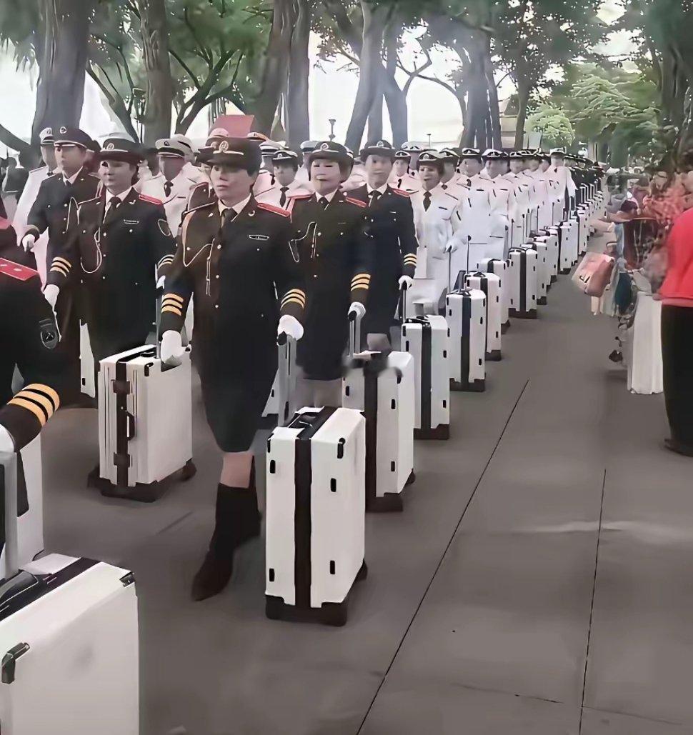 大妈这暴走团炫得……我竟然哑口无言！
