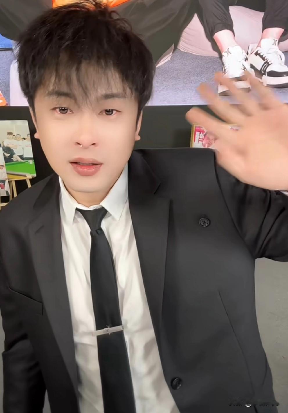 阿宇说根据赵梦澈透露，辛巴手上有近400亿现金！