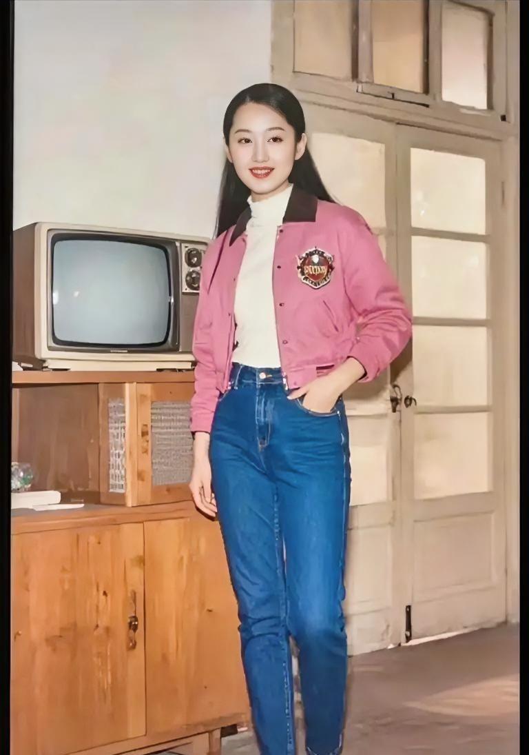 少女时代的杨钰莹是这般模样