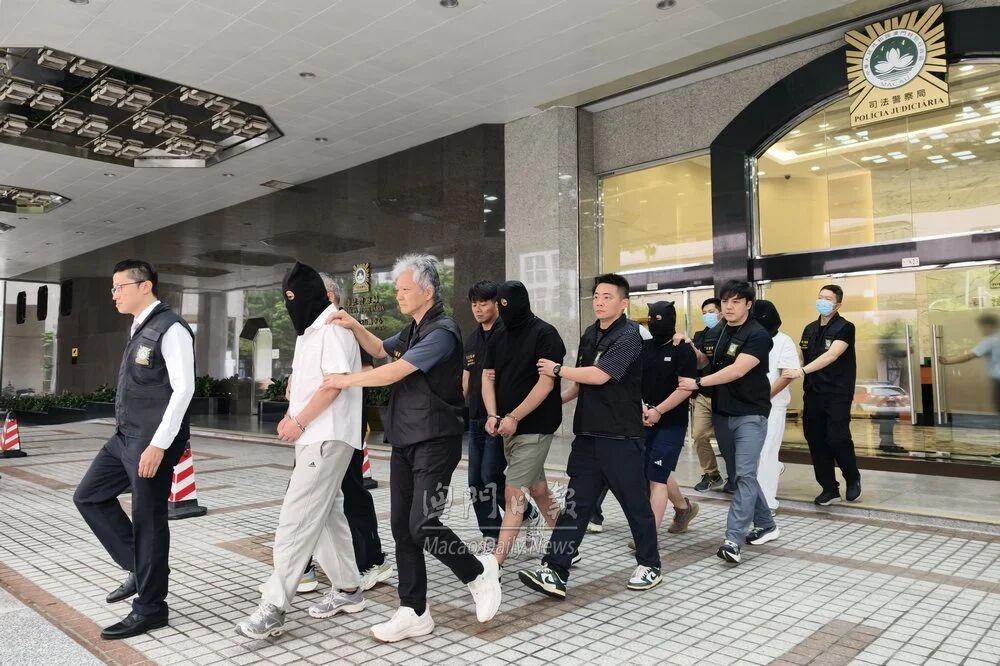 4名内地男子在澳门敲诈勒索5名内地性工作者，实在是太龌龊了。这四名男子年约