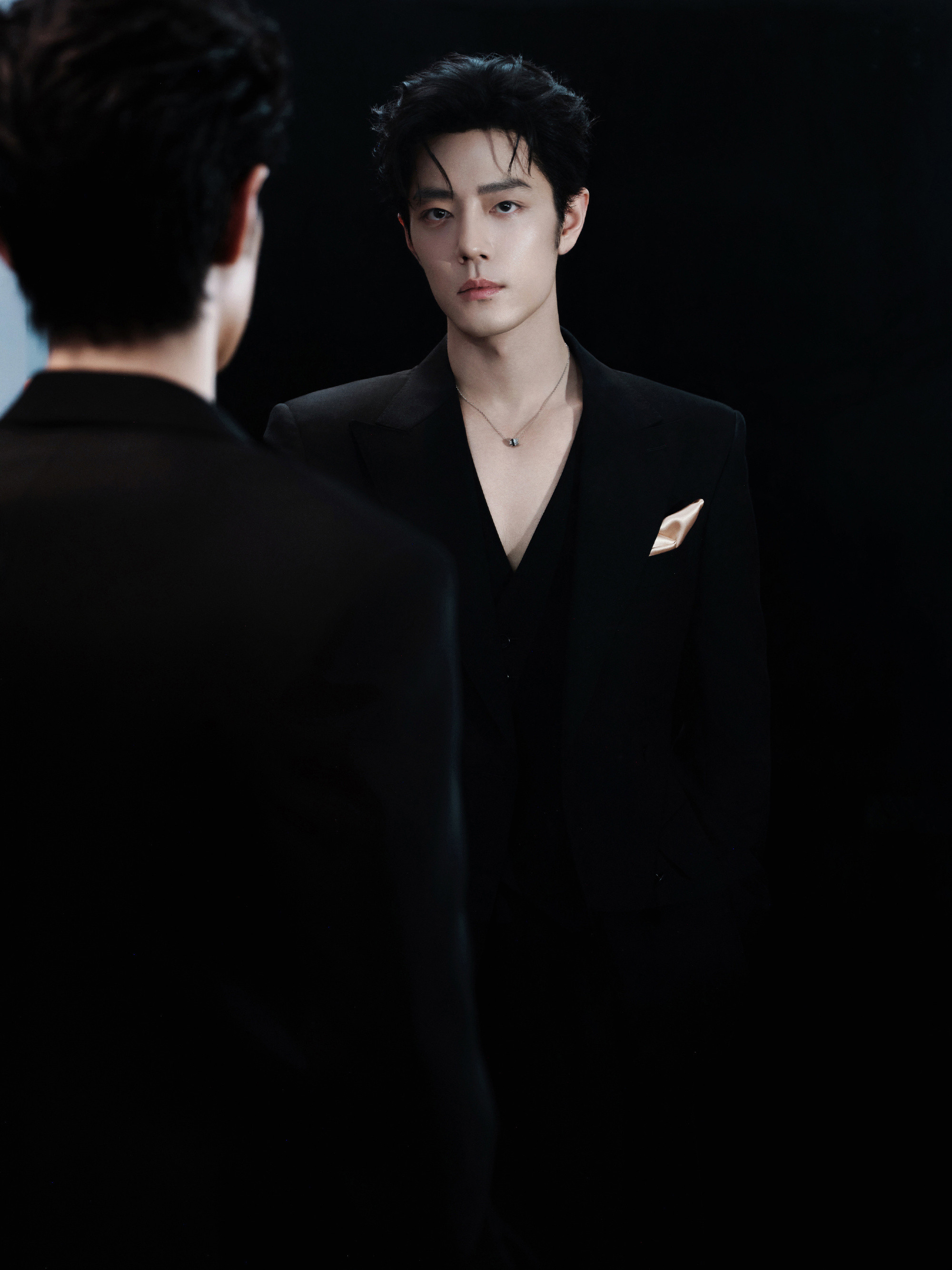 复读喜欢肖战的上海线下大活动吗👊🏻👊🏻👊🏻某些人上跳下窜了一天，原