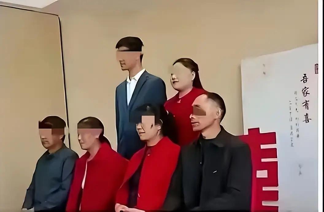 “太让人心疼了！”陕西旬阳icon，29岁新郎周某婚礼前三天被“敬酒”规矩逼到墙