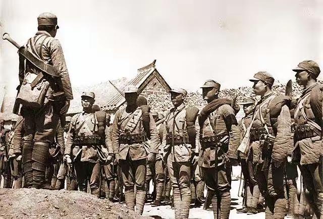 1937年8月，洛川会议刚刚结束没多久，八路军主力就陆续开赴华北前线。延安一下子