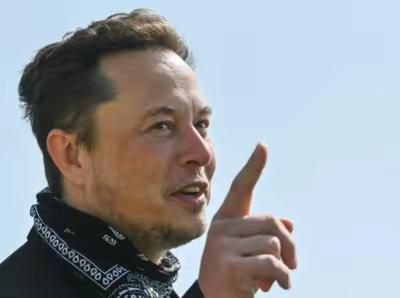 马斯克堪称当代传奇，身家万亿只是表象，真正可怕的是他改写人类未来的能力。不同于爱
