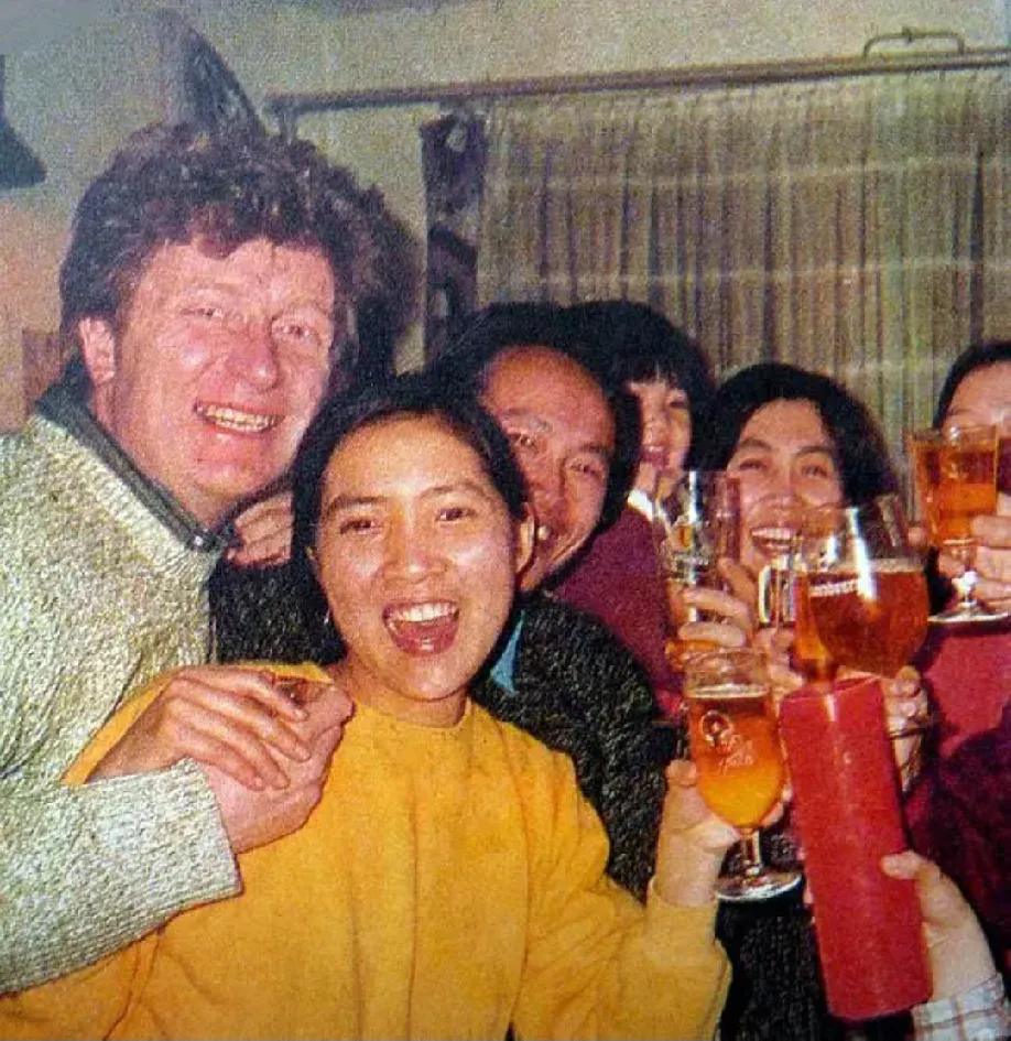 沈丹萍的德国丈夫乌伟在家里没什么地位，他说：每次吵架我都输，但我赢得爱，足够了。