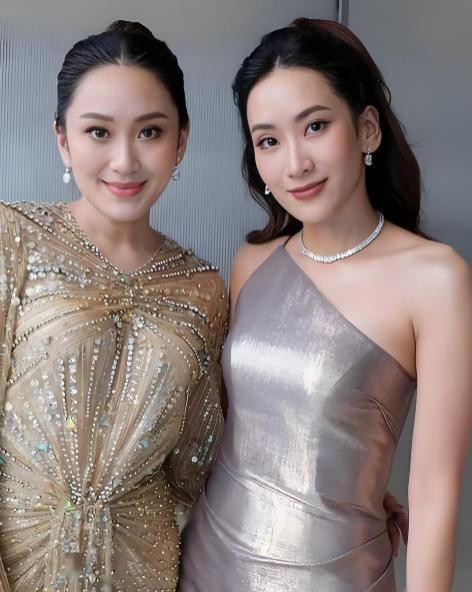 佩通坦现在跟着姐姐萍通坦做生意，其实也挺好的。最起码就不会承受那么大的压力了。毕