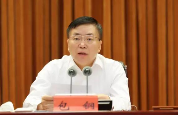 包钢任内蒙古自治区政府代主席