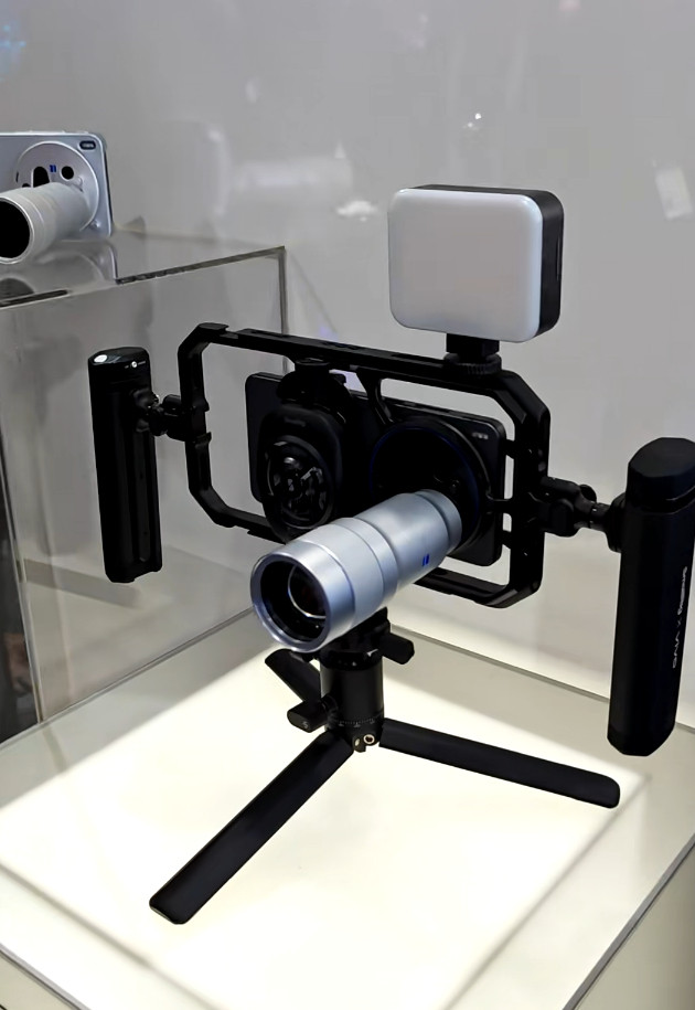 最近疯狂心动徕卡Q343mm，但是5w左右太贵了新手玩摄影成本真的嘎嘎高v的X