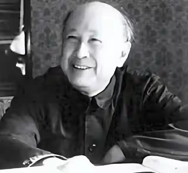 1955年钱学森回国提出见两人被拒陈赓得知后急飞哈尔滨：他是自己人钱学森踏上