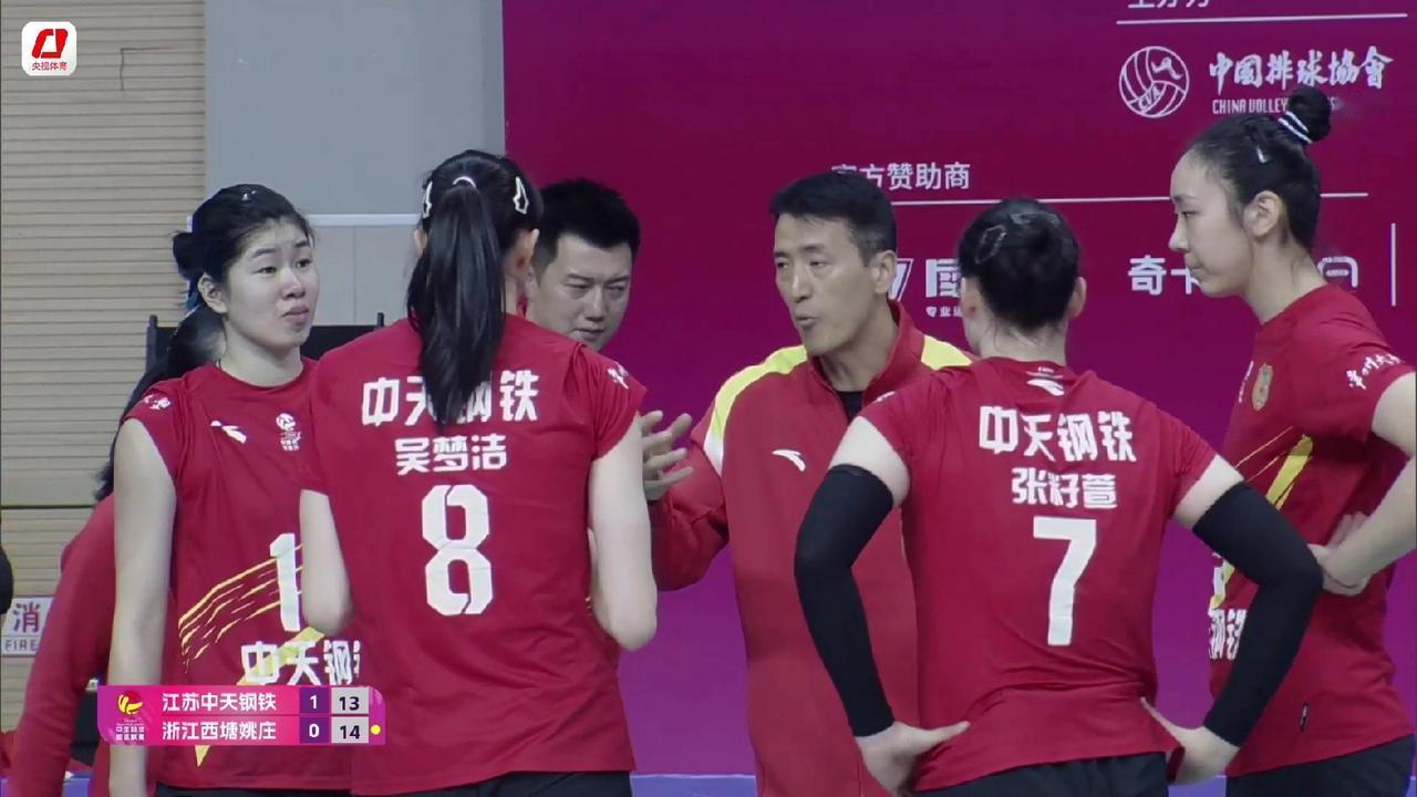 浙江女排与江苏女排有差距，季后赛首场比赛江苏女排火力全开3:0轻松战胜浙江女排