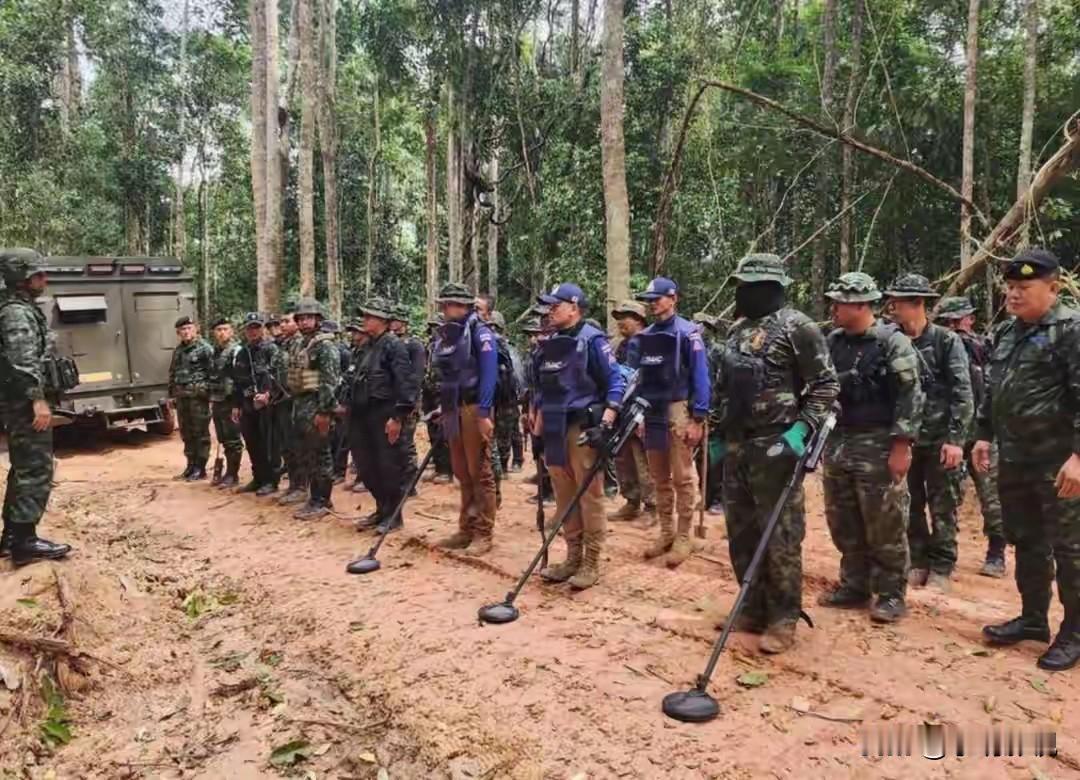 大事闹大了！泰柬边境冲突越打越烈，首个冤大头已经浮出水面，居然是主动开火的泰国！