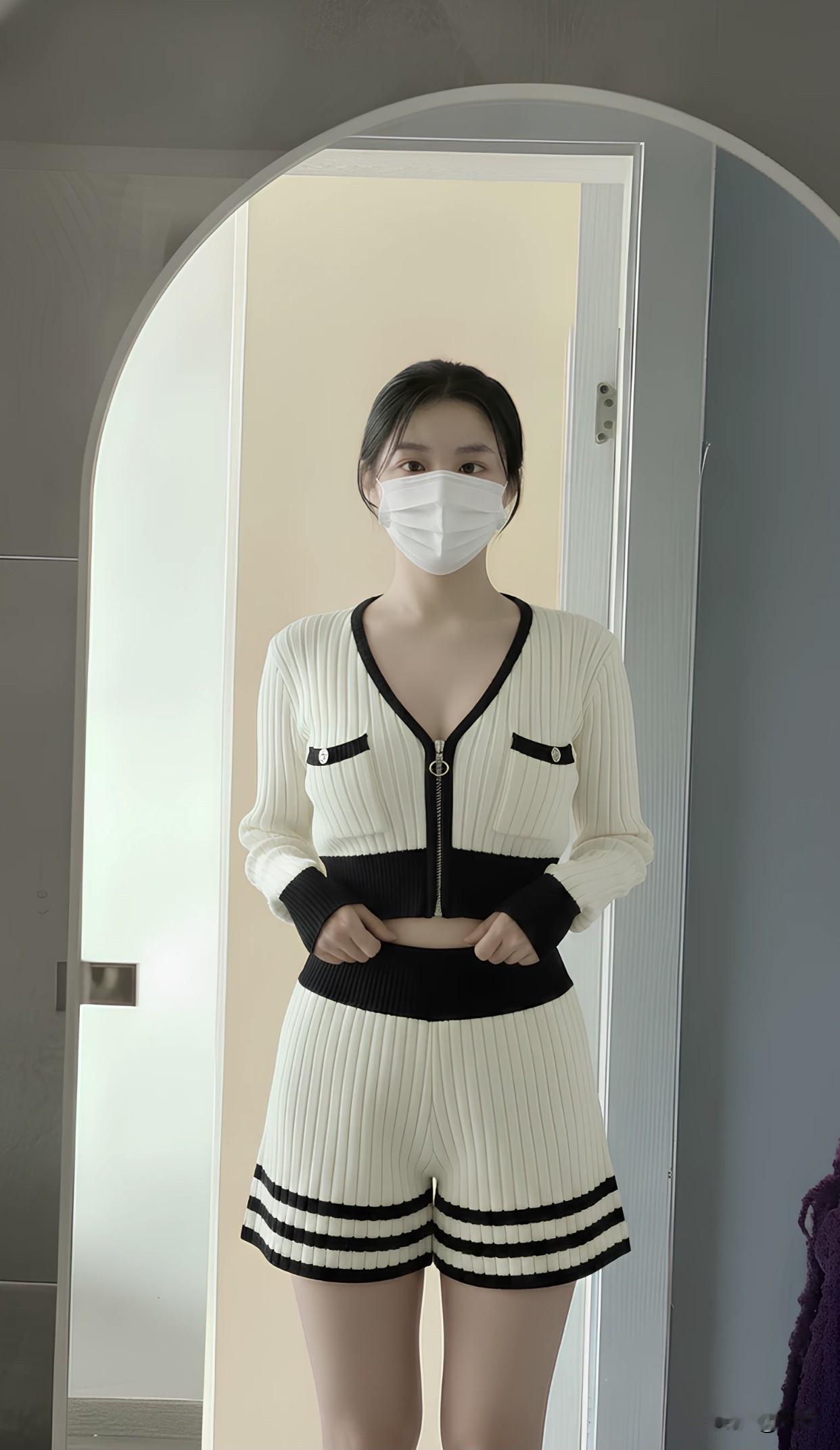 还有哪些时尚搭配让你们惊艳不已?优雅白裙穿搭，简约时尚，尽显女性魅力！💃🏻✨