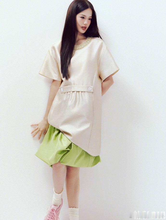 钟丽缇晒女儿写真被差评钟丽缇评论区怎么了钟丽缇发女儿们的写真照，评论区好多差评