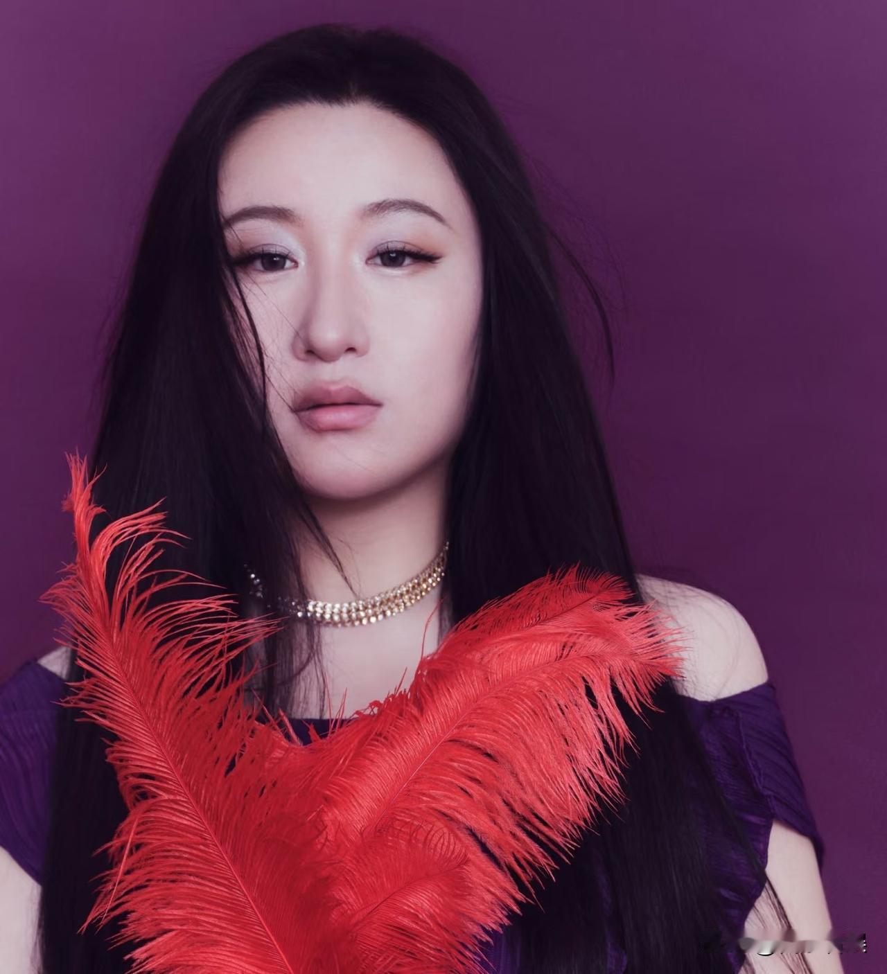锤娜丽莎，怒气发文！9月6号下午，锤娜丽莎在个人社交平台上发了篇长文，怒怼