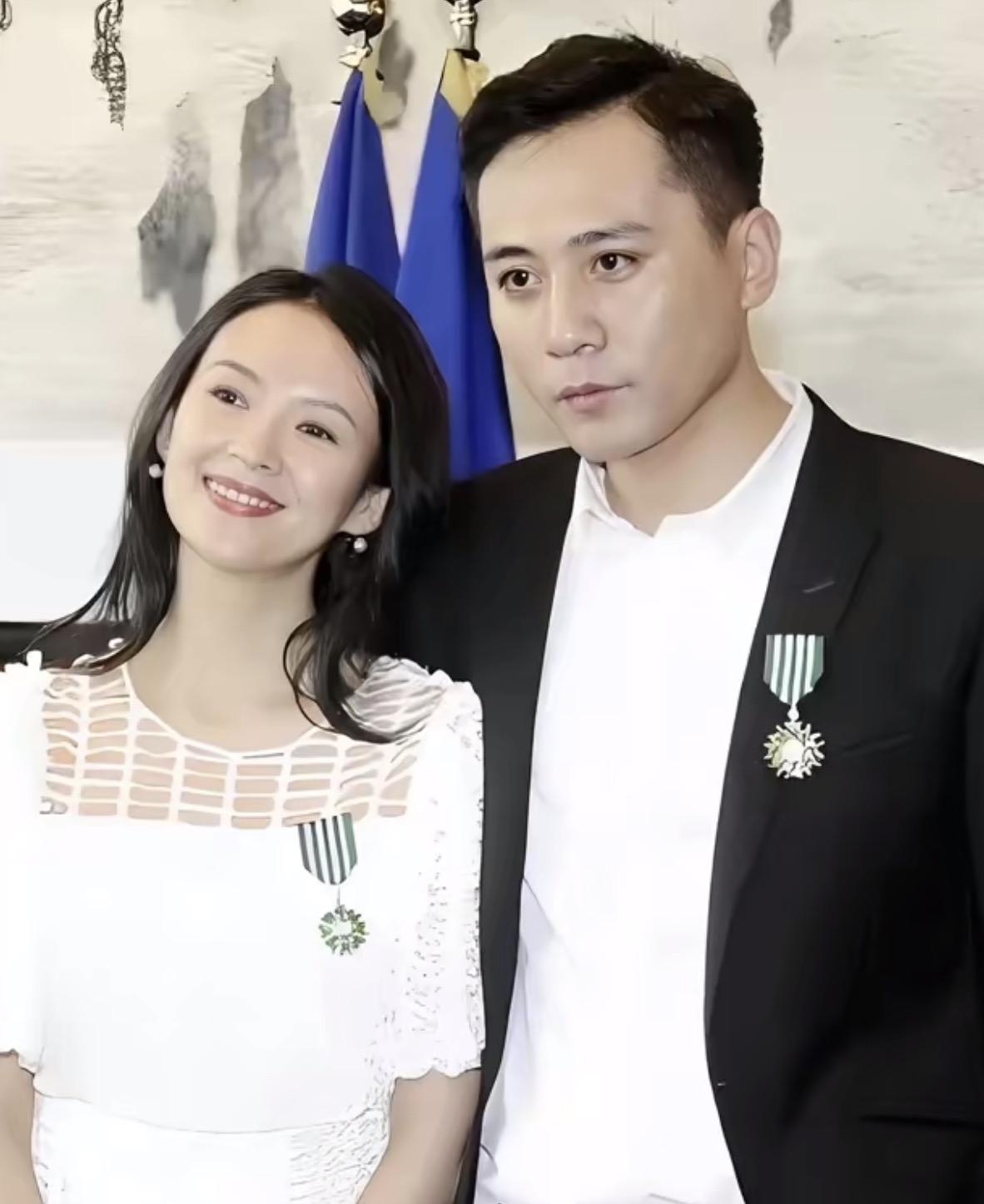 刘烨：子怡，刚才台上你发言那股子“国际章”范儿，我差点没绷住，肩膀都快抖断了，咱