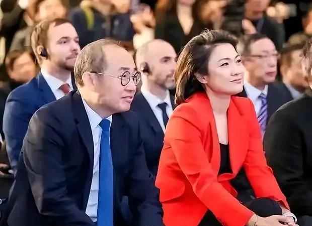 哈佛突然不能收国际生了，1500个中国留学生得卷铺盖走人。最打脸的估计是潘石屹两