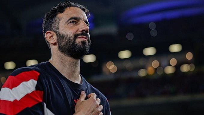 邮报阿莫林为人非常直接，但他很容易相处，而且经常喜欢和每周都和他交谈的常客们开一