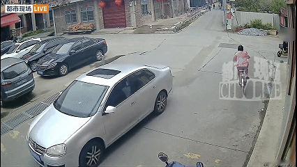 【律师称扶老人被索赔初中生担责有据】这事儿挺复杂的！律师说得对，扶人是善意，但交