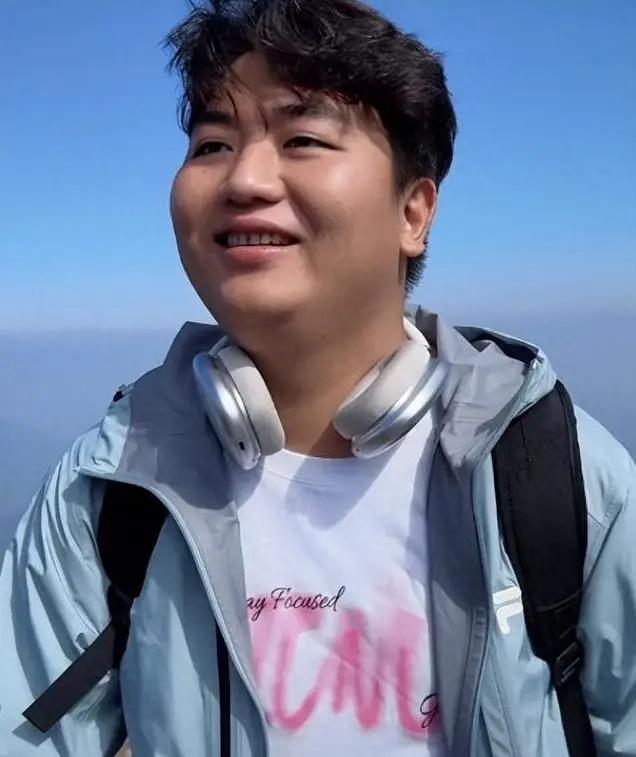 全进华被淘汰后，又发视频介绍白切鸡的做法。广东网友说，不是咱吹毛求疵，白切鸡是粤