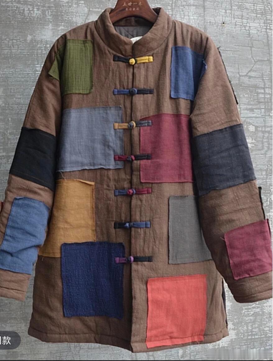 法国巴黎世家衣服，价值26万，看着好奇怪……